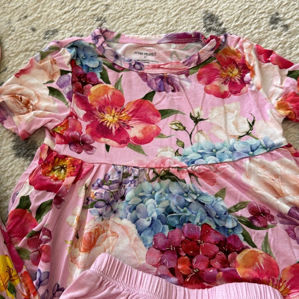 Posh Peanut Toddler Sets - 2T Tops and Bloomers - Hawaiian Prints Retired - Picture 6 of 9